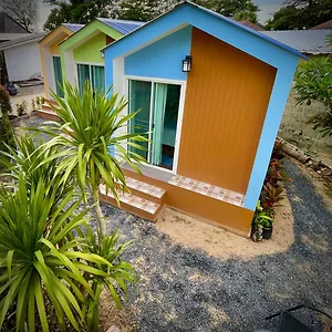  Hostel Ozone House